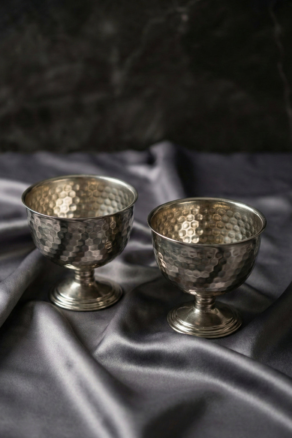 2'li Gümüş Renk Metal Ayaklı Çerezlik & Lokumluk - Dövme Desenli Sunum Kasesi 240ml