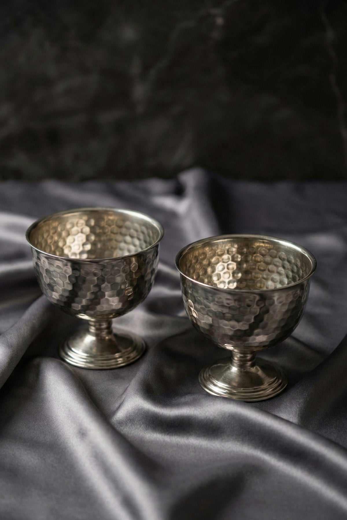 2'li Gümüş Renk Metal Ayaklı Çerezlik & Lokumluk - Dövme Desenli Sunum Kasesi 240ml