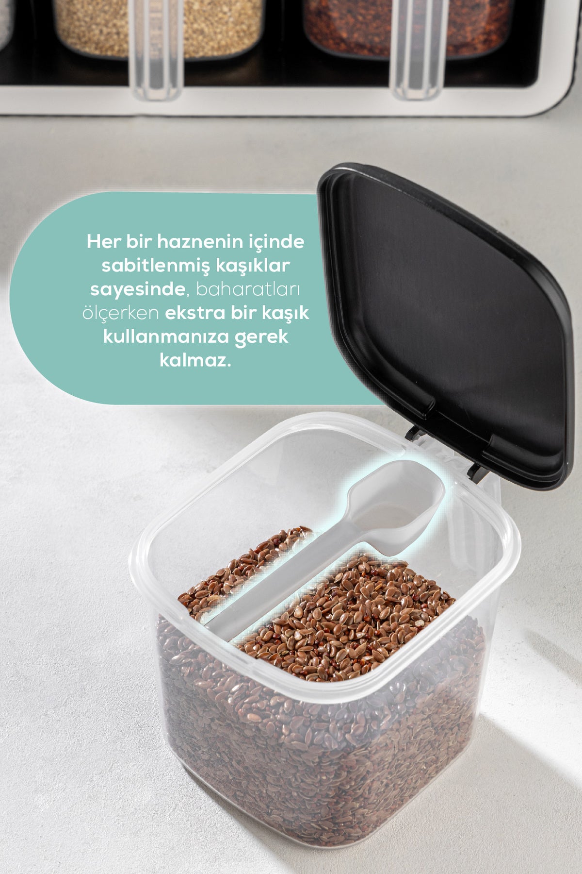 Beyaz Serigrafi Etiketli 6'lı 500 ml Standlı Kendinden Yapışkanlı Kaşıklı Baharatlık Seti Siyah